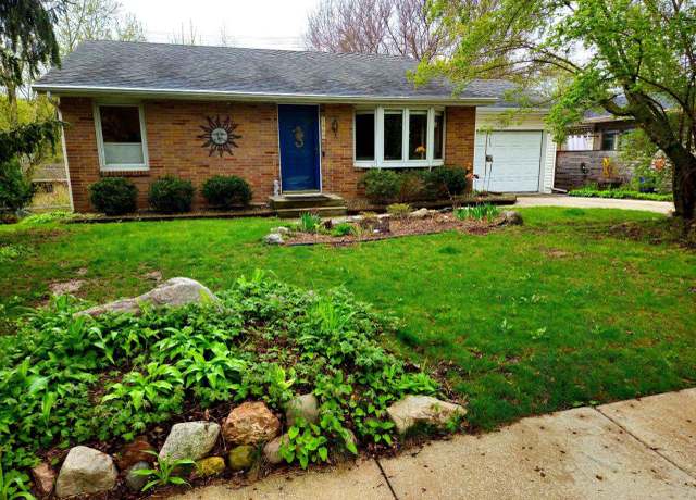 Property at 5449 Old Middleton Rd, Madison, WI 53705, 3 beds, 2 baths