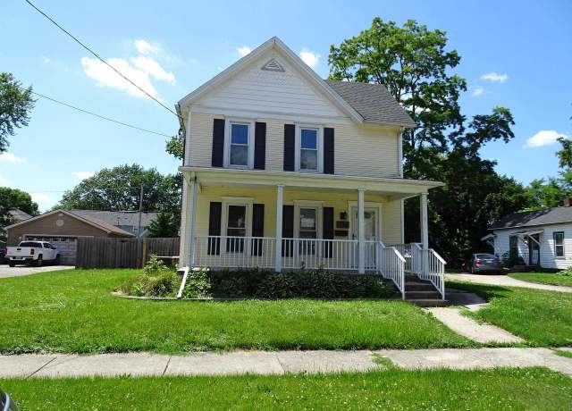 Property at 233 N Chatham St, Janesville, WI 53548, 3 beds, 1.5 baths