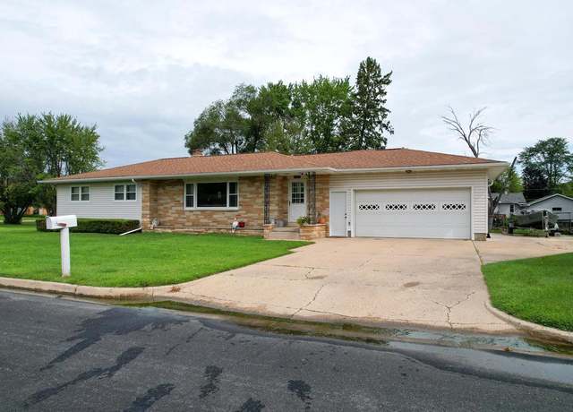 Property at 505 Circle St, Tomah, WI 54660, 5 beds, 2 baths