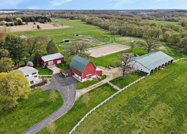 Property at 4595 Mahoney Rd, Mcfarland, WI 53558, 5 beds, 3.5 baths