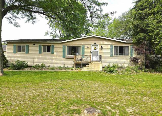 Property at 19 Falling Creek Dr #19, Janesville, WI 53548, 3 beds, 2 baths