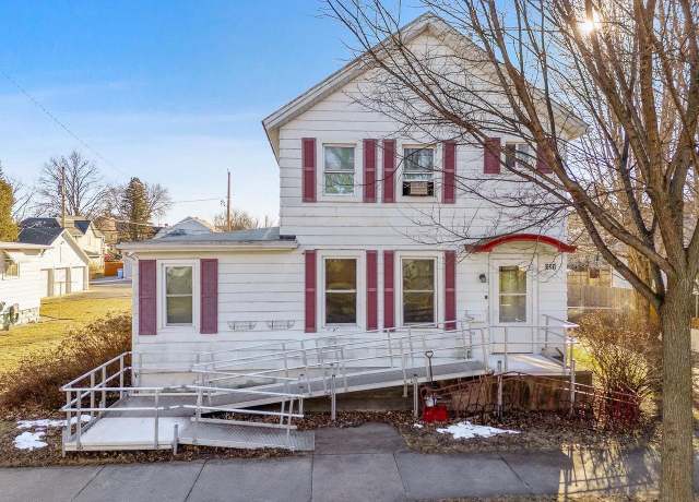 Property at 321 5th Ave, Baraboo, WI 53913, 5 beds, 2 baths