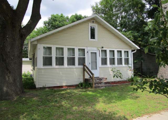 Property at 454 Center St, Adams, WI 53910, 2 beds, 1 bath