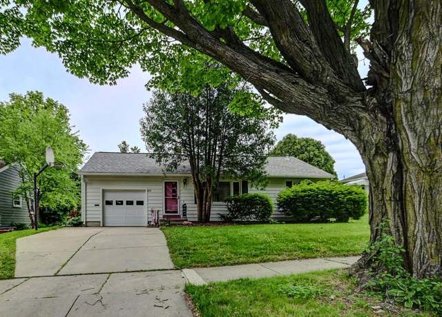 Property at 613 Anthony Ln, Madison, WI 53711, 2 beds, 1 bath