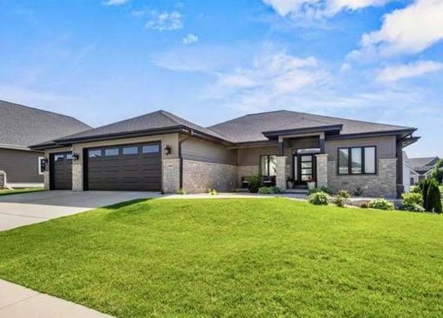 Property at 802 Lynn St, Waunakee, WI 53597, 5 beds, 3.5 baths