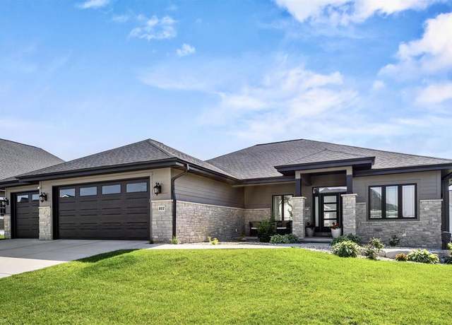 Property at 802 Lynn St, Waunakee, WI 53597, 5 beds, 3.5 baths