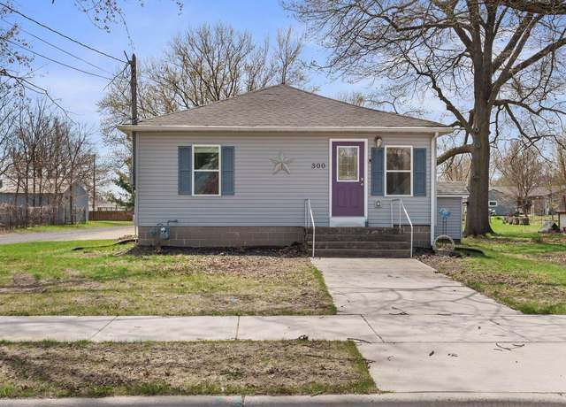 Property at 300 Jackson St, Mauston, WI 53948, 3 beds, 1 bath