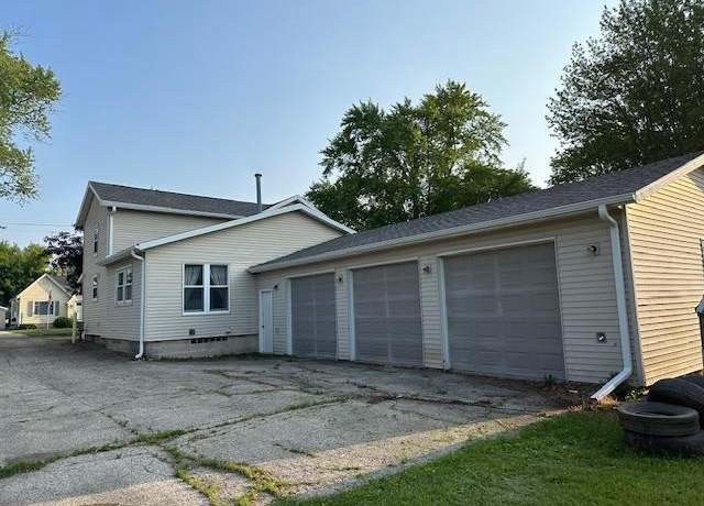 Property at 420 Jackson St, Waupun, WI 53963, 3 beds, 2 baths