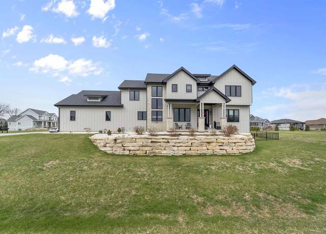 Property at 5606 Shenandoah Dr, Waunakee, WI 53597, 5 beds, 4 baths
