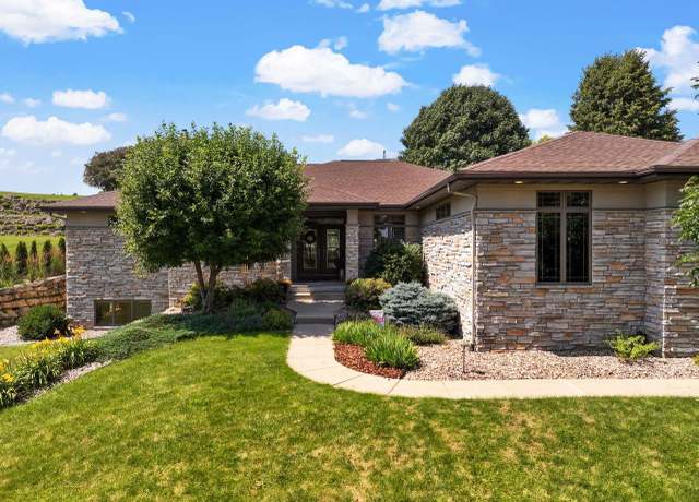 Property at 1612 Savannah Way, Waunakee, WI 53597, 4 beds, 3.5 baths