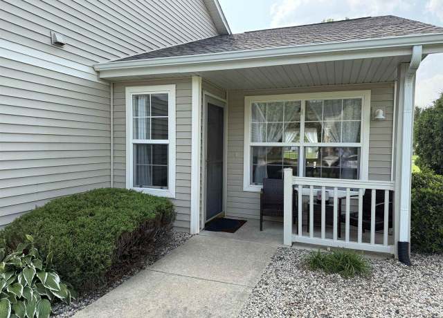 Property at 2574 Edgewood Dr, Beloit, WI 53511, 2 beds, 2 baths
