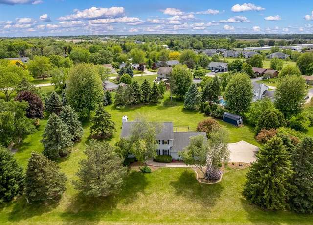 Property at W4791 Overlook Dr, Elkhorn, WI 53121, 4 beds, 3 baths
