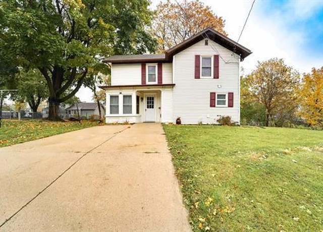 Property at 208 S 7th St, Stoughton, WI 53589, 3 beds, 1.5 baths