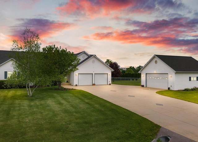 Property at W9555 Zimmerman Dr, Beaver Dam, WI 53916, 3 beds, 2 baths