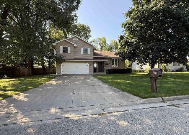 Property at 906 Vicki Dr, Tomah, WI 54660, 3 beds, 2.5 baths