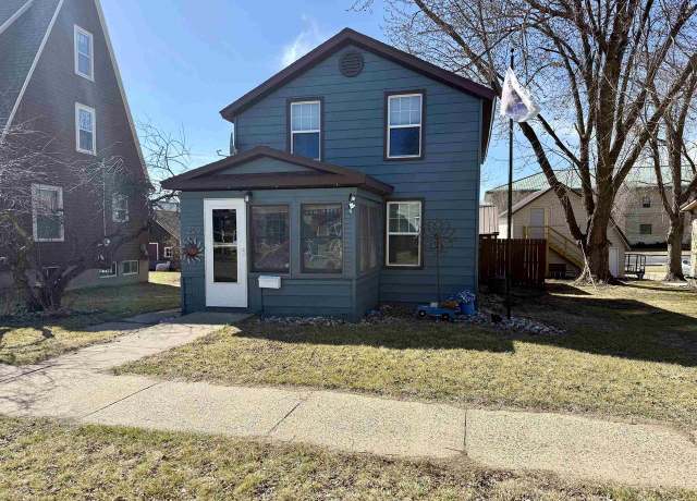Property at 209 N Beaumont Rd, Prairie Du Chien, WI 53821, 3 beds, 2 baths