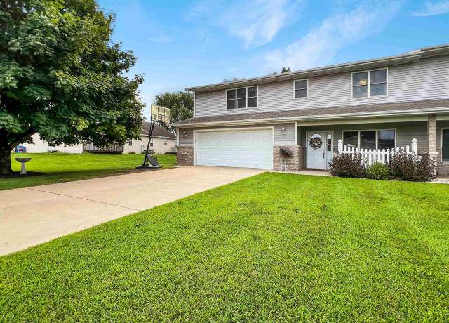 Property at 401 David Cir, Arena, WI 53503, 4 beds, 2.5 baths
