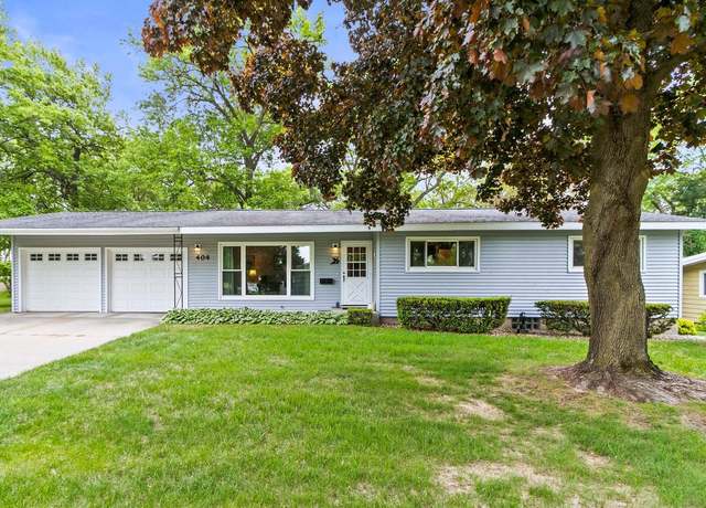 Property at 404 W Albert St, Portage, WI 53901, 3 beds, 2 baths