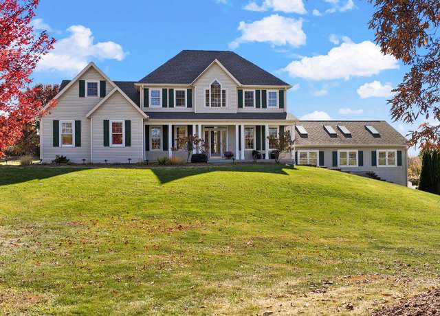 Property at 6175 Oak Hollow Dr, Oregon, WI 53575, 4 beds, 4.5 baths