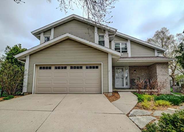 Property at 9 Dorchester Cir, Madison, WI 53719, 3 beds, 1.5 baths