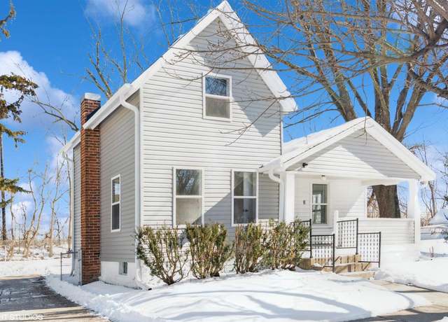 Property at 1111 Cherry St, Janesville, WI 53546, 3 beds, 1 bath