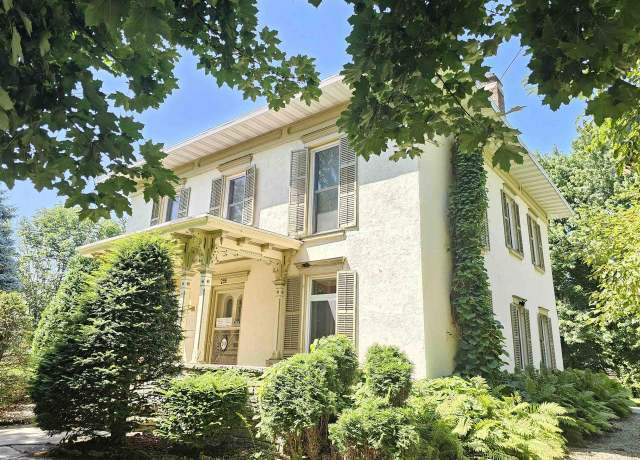 Property at 258 S Drummond St, Waupun, WI 53963, 5 beds, 3 baths