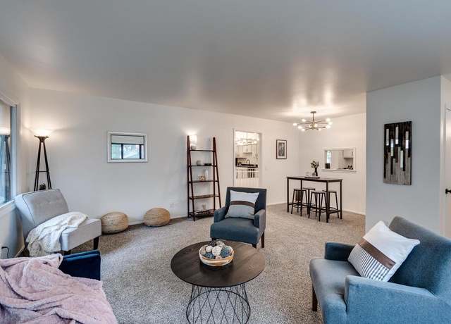 Property at 2706 Victoria Ln, Madison, WI 53704, 3 beds, 2 baths