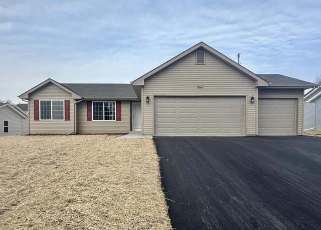 Property at 2129 Christilla Dr, Beloit, WI 53511, 3 beds, 2 baths