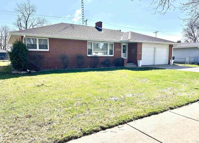 Property at 27 S Lexington Dr, Janesville, WI 53545, 3 beds, 2 baths