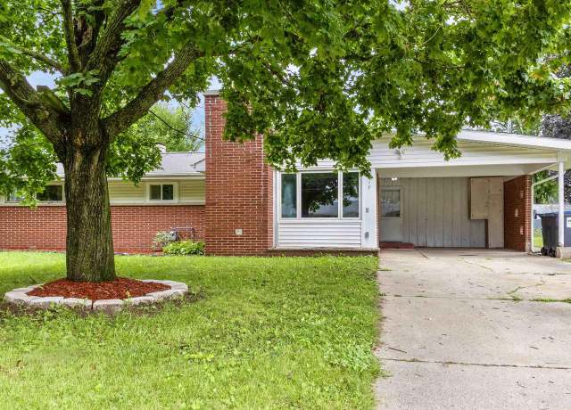 Property at 713 E Columbine Dr, Beloit, WI 53511, 3 beds, 1.5 baths