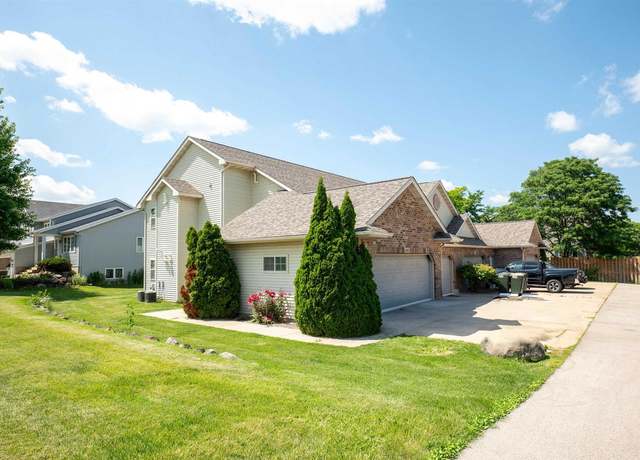 Property at 882 & 892 St Albert Th Great Dr, Sun Prairie, WI 53590