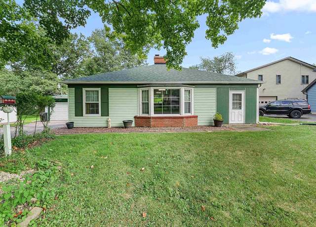 Property at 5528 Fieldstone Ln, Madison, WI 53704, 2 beds, 1.5 baths