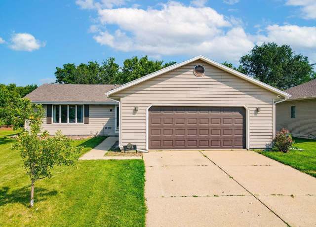 Property at 4043 Bordeaux Dr, Janesville, WI 53546, 3 beds, 3 baths
