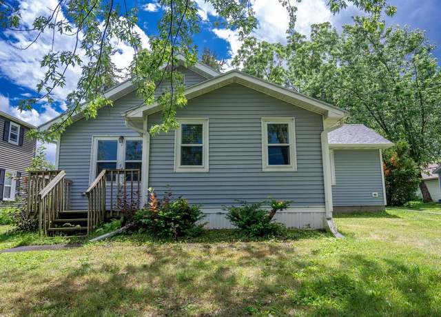 Property at 712 Tremont St, Mauston, WI 53948, 3 beds, 1.5 baths