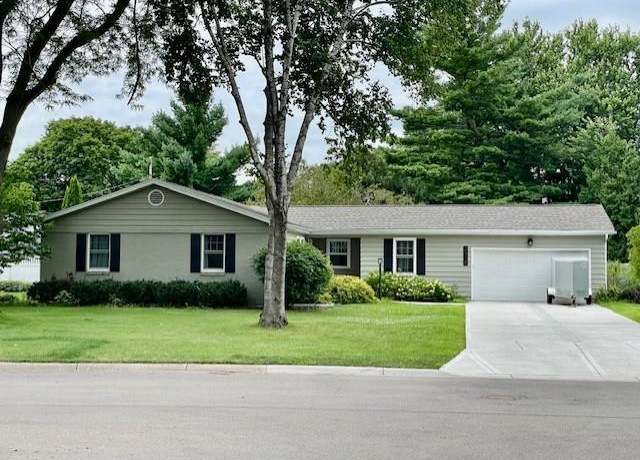Property at 2315 Navajo Ct, Janesville, WI 53545, 3 beds, 2.5 baths