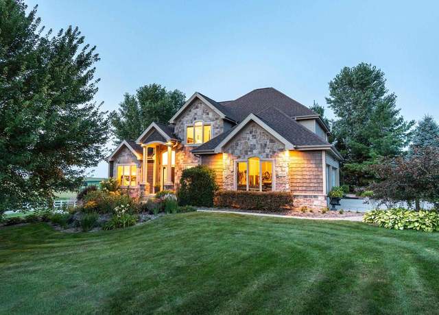 Property at 4924 Champions Run, Middleton, WI 53562, 5 beds, 4.5 baths