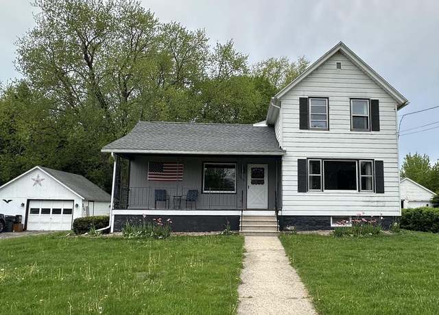 Property at 398 River Rd, Columbus, WI 53925, 4 beds, 1 bath