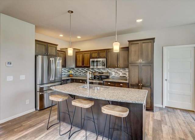 Property at 392 Steeple Point Way, Verona, WI 53593, 3 beds, 2.5 baths