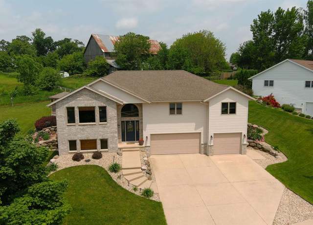 Property at 128 Robyn Rdg, Mount Horeb, WI 53572, 4 beds, 3 baths