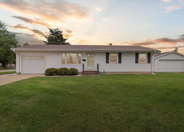 Property at 2005 S Jackson St, Janesville, WI 53546, 3 beds, 1 bath