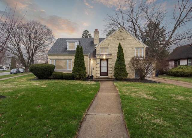 Property at 922 N Garfield Ave, Janesville, WI 53545, 3 beds, 2 baths