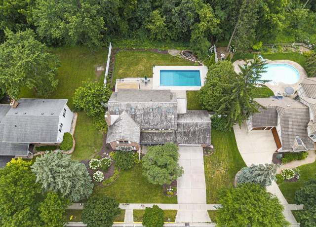 Property at 7205 Donna Dr, Middleton, WI 53562, 4 beds, 4 baths