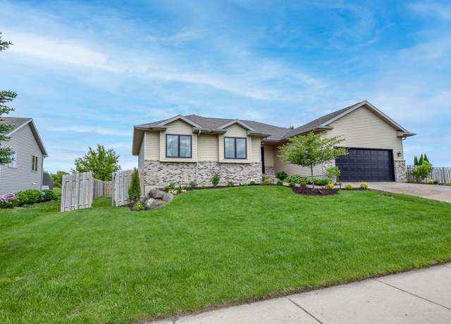Property at 1407 Broadway Dr, Sun Prairie, WI 53590, 5 beds, 3 baths