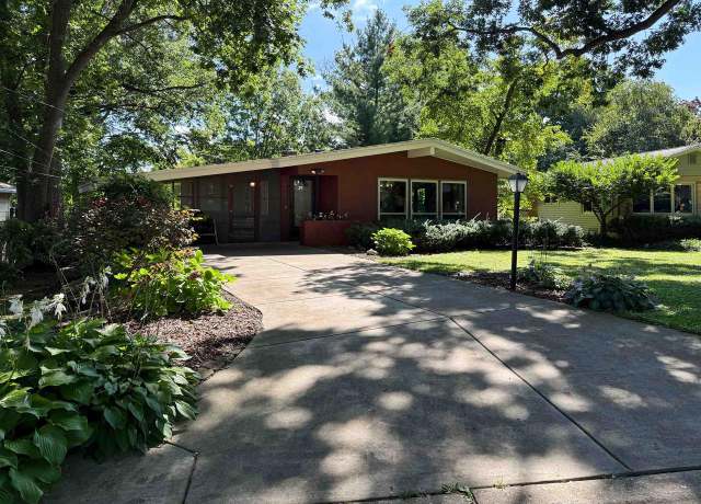 Property at 5300 Arrowhead Dr, Monona, WI 53716, 3 beds, 1.5 baths