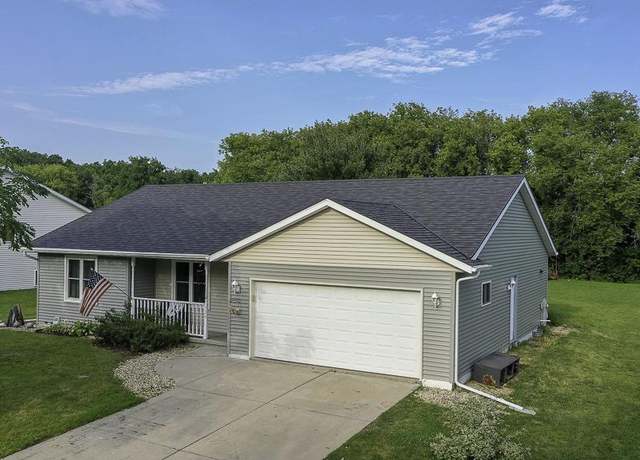 Property at 126 Deanna Dr, Evansville, WI 53536, 4 beds, 3 baths