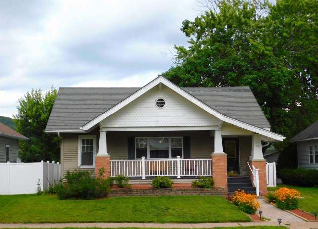 Property at 610 S Michigan St, Prairie Du Chien, WI 53821, 4 beds, 2 baths