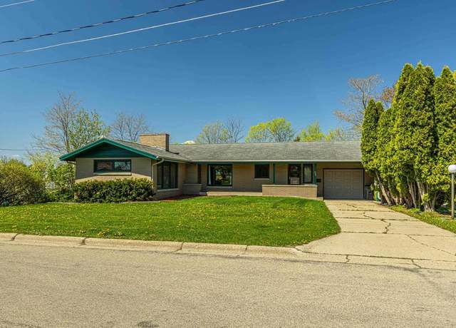 Property at 409 19th Ave, Monroe, WI 53566, 3 beds, 1.5 baths