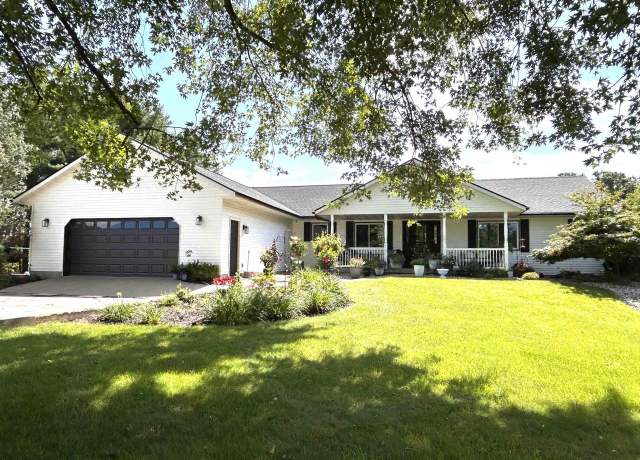 Property at 7672 Division Rd, Tomah, WI 54660, 6 beds, 3 baths