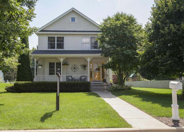 Property at 1231 Gas Light Dr, Sun Prairie, WI 53590, 3 beds, 3 baths