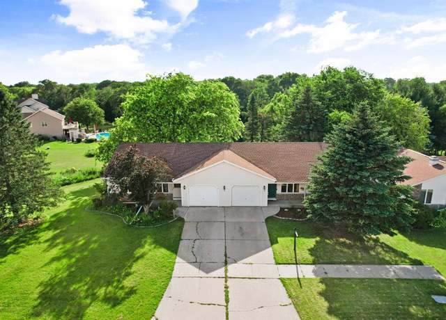Property at 967 N Wuthering Hills Dr, Janesville, WI 53546, 3 beds, 2 baths